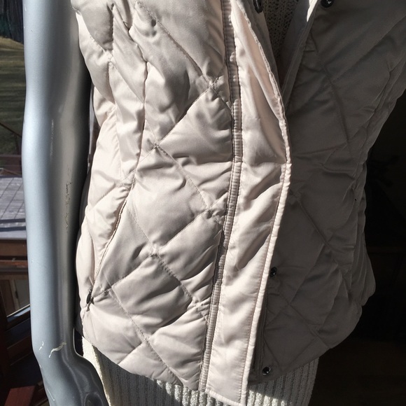 Kenneth Cole Reaction Puffer Vest. Size M. EUC. - Picture 15 of 16